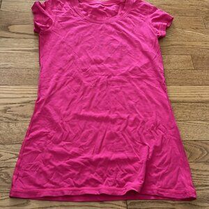 [4] Lululemon Swiftly Tech Short-Sleeve Shirt Hip Length